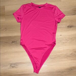 Women’s Pink Magenta t-shirt, bodysuit Medium Large